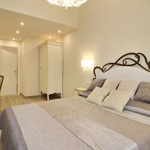 Lucca in Chic